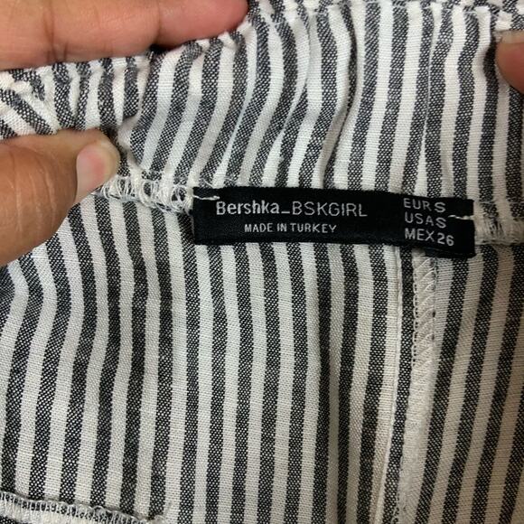 Bershka BSKGIRL Striped Tie Front Pull On Cropped Wide Leg Pant Gray White Small - Picture 7 of 8